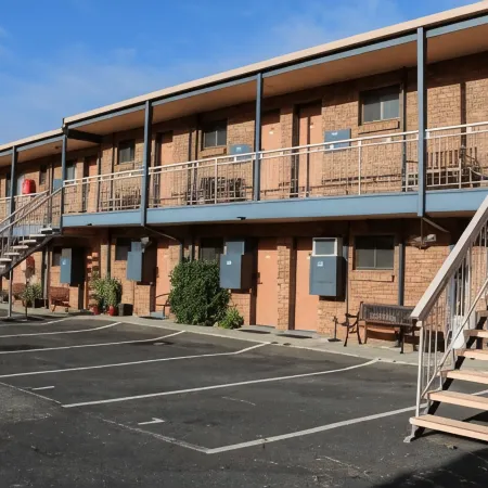Bridge View Motel