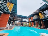 Retro Box Hotel Chumphon