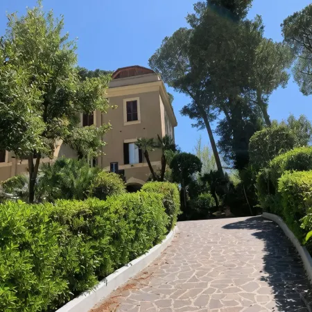 Villa Angelina Отели рядом с достопримечательностью «Мавзолей Святой Констанции»