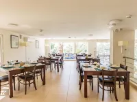 The Seventh Star Hotel Suites Hotels near Modern American School