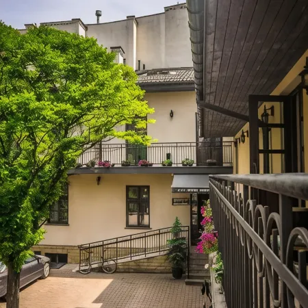 Nobilton Hotel Отели рядом с достопримечательностью «День Дракона»