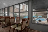 The Suites Hotel at Waterfront Plaza