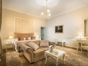 克瓦內爾 - 裡布尼亞飯店