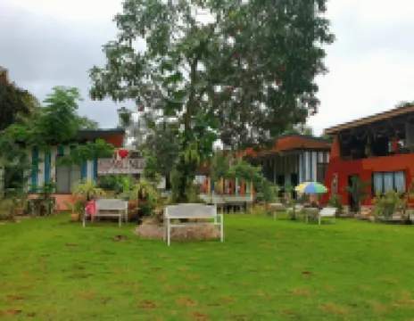 Edmund's Inn & Suites Hotels near Siquijor