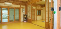 Gyeongju Cheonnyeon Hanok Pension - 家庭旅館
