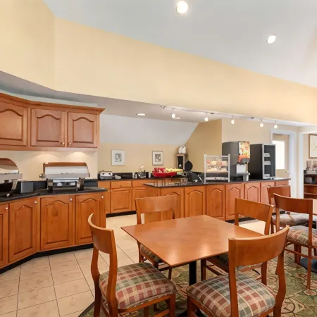 Hawthorn Suites by Wyndham Tinton Falls