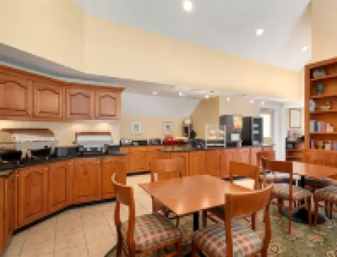 Hawthorn Suites by Wyndham Tinton Falls