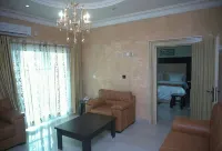 Hampton Towers & Spa - Guest Room