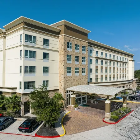 DoubleTree by Hilton Houston Westchase Отели рядом с достопримечательностью «Торговый центр Plazamericas»