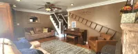 Grammie’s Manor – A One-of-a-Kind Stay in Heart of Kanab w/ Hot Tub, Gym, & More