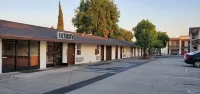 Le Blanc Inn & Suites