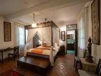 Satri House Hotel Hotels near Chomphet