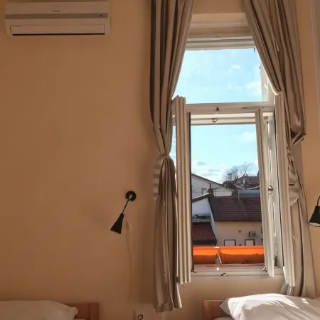 Pigeon Square Rooms
