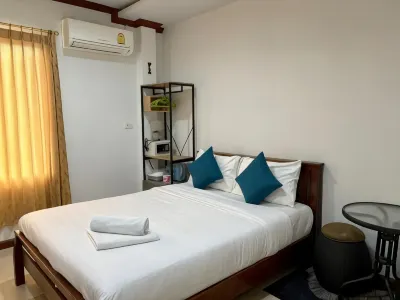 Lanta Grand House Hotels near Khlong Chak Waterfall