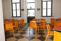 Student's Hostel Parma - فطور