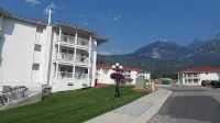 Mountain View Resort and Suites at Fairmont Hot Springs - Apartments