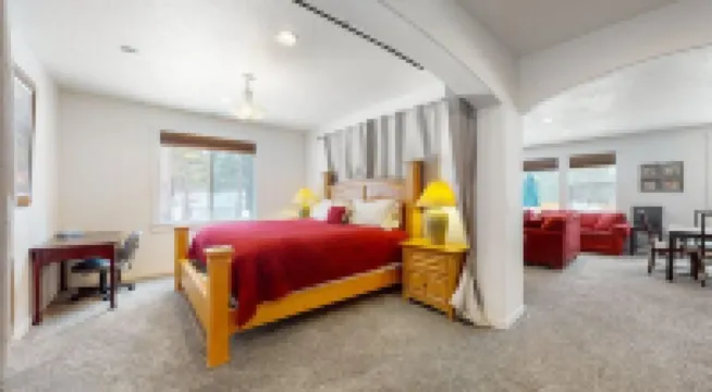 Magnificent Creater Road Retreat with 6 bedrooms and 3 bathroom on 1.2 acres.