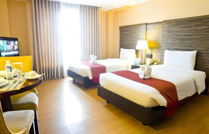 Lancaster Hotel Manila