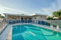 Heated Pool 3BR Home, 15mins to Beach - Villas