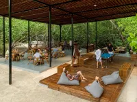Meridian Adventure Marina Club & Resort