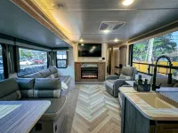 Luxury Home on Wheels • Wynwood’s Unique Stay