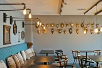 Urban Lodge Hotel - bars