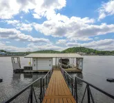 Charming 3-bedroom house with breathtaking views of the Lake of the Ozarks - 3-Star