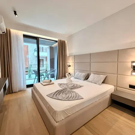 Onia Luxury Escape