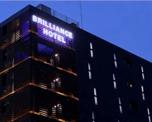 BRILLIANCE HOTEL Hotels near محطة فوشيمي