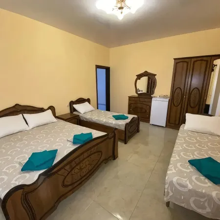 Mono Liza Guest House