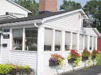 Knotty Pine Motel Hotels in Bennington