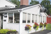 Knotty Pine Motel