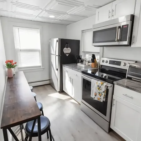 Bright 2BR by Boston Waterfront