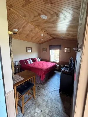 Kara Creek Ranch - Double Bed Cabin with Kitchen #7