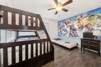 5-Bed Home with Pool & Mini Golf in Boynton Beach