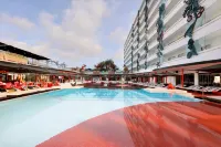 Ushuaïa Ibiza Beach Hotel - Adults Only - Club Entrance Included - 5 stjerner