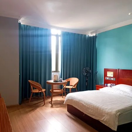 Luxi Hongfeng Business Hotel