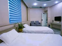 Hello Light Hotel (Bengbu Guangcai Branch)