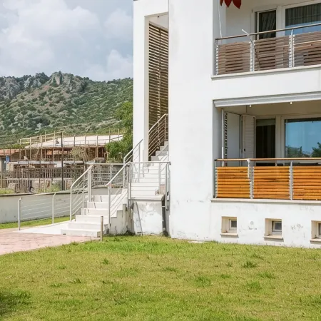 Charming 3-bedroom Apartment in Scenic Sperlonga, Italy