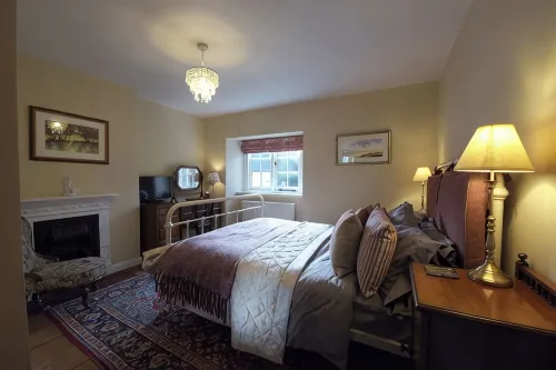 Beautifully Restored 2 Bedroom, Pet Friendly Cottage, Ideal for Exploring Exmoor - Wi-Fi