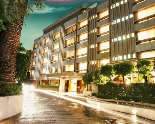 Hotel Beverly Hotels near Del Valle