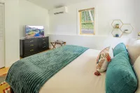 Catskills Cabin Near Hits Saugerties Pool + Hot Tub Fenced Yard Pet Friendly - Pools