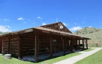 Peaceful Logan Mountain Cabin close to Yellowstone - 4성급