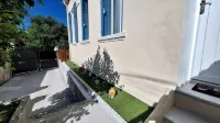 Nice 3 bedroom house near the port - parking/climate/terrace/playroom - 3 tähden