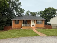 Spacious 5-bedroom house with WiFi, AC in charming Front Royal - 3-Star