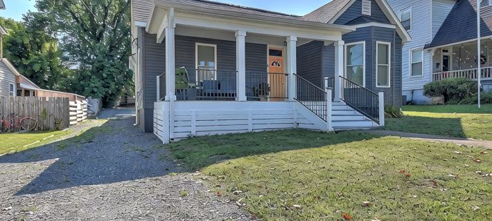 Bet on Bristol a 3 bedroom 2 bath house located near downtown Bristol TN/VA Hotels in Sullivan County
