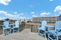 Ocean View-Pet Friendly- 1min walk to beach-sleeps 6