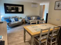 Woodview lodge with 6 seater private Hottub