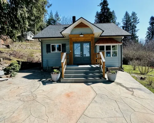 Charming 2-bedroom house with AC, WiFi in serene East Hope. Hotels in Bonner County