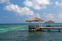 Coco Kai Beach Front Villa with Heated Pool and Private Dock - 2つ星